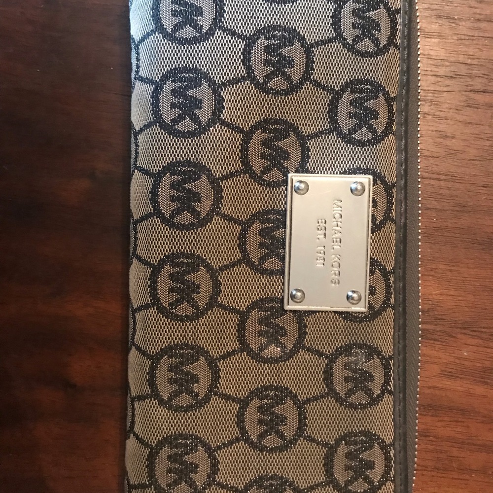 Michael Kors wallet